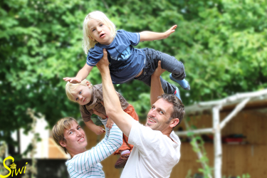 Schaut mal, ich kann fliegen.