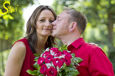 Etwas anders, mal ganz in rot heiraten Doreen und Jörn.