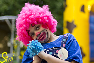 Ein lustiger Clown namens Clownina.