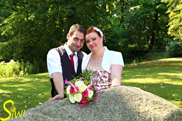 Stefanie & Christian im Schlosspark Diedersdorf bei Seelow.
Heiss war es - 38 Grad im Schatten.